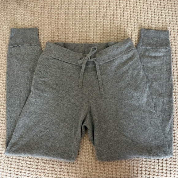 Quince Maternity Gray Cashmere Joggers - size Medium - Picture 2 of 4